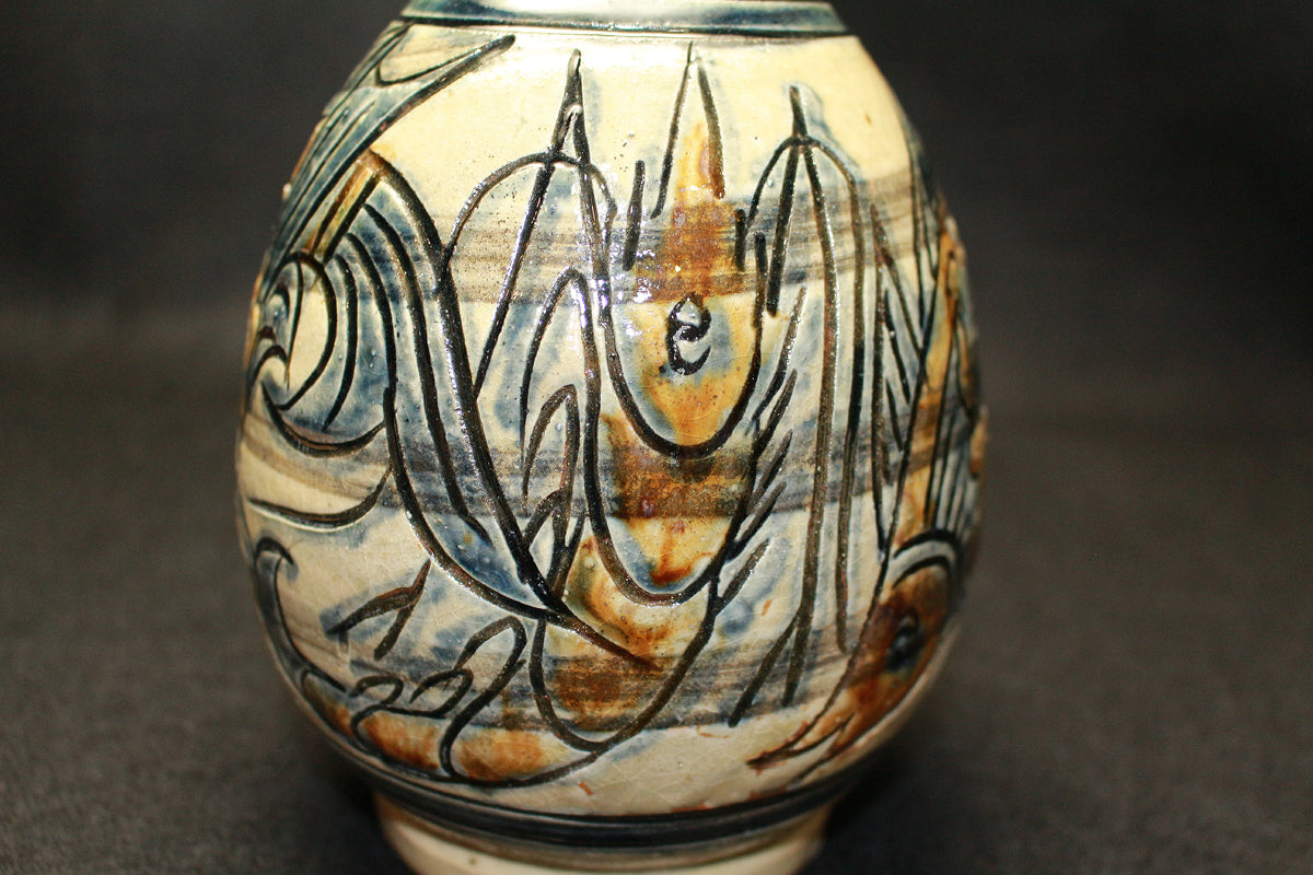 26182 人間国宝 金城次郎 海老魚紋花瓶 Kinjo Jiro – アート飛田