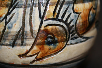 26182	人間国宝　金城次郎　海老魚紋花瓶　　Kinjo　Jiro