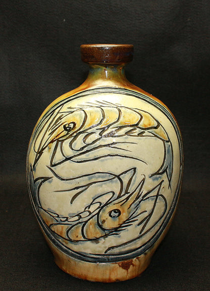 26183	人間国宝　金城次郎　扁壷（海老文）　　Kinjo　Jiro