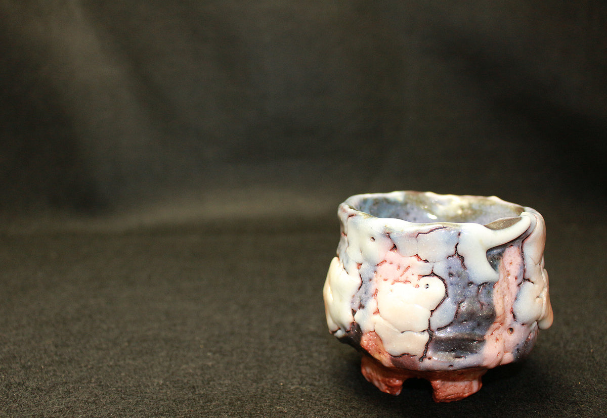 26212	林正太郎	　利休青紫志野割高台ぐい呑　　HAYASHI Shotaro