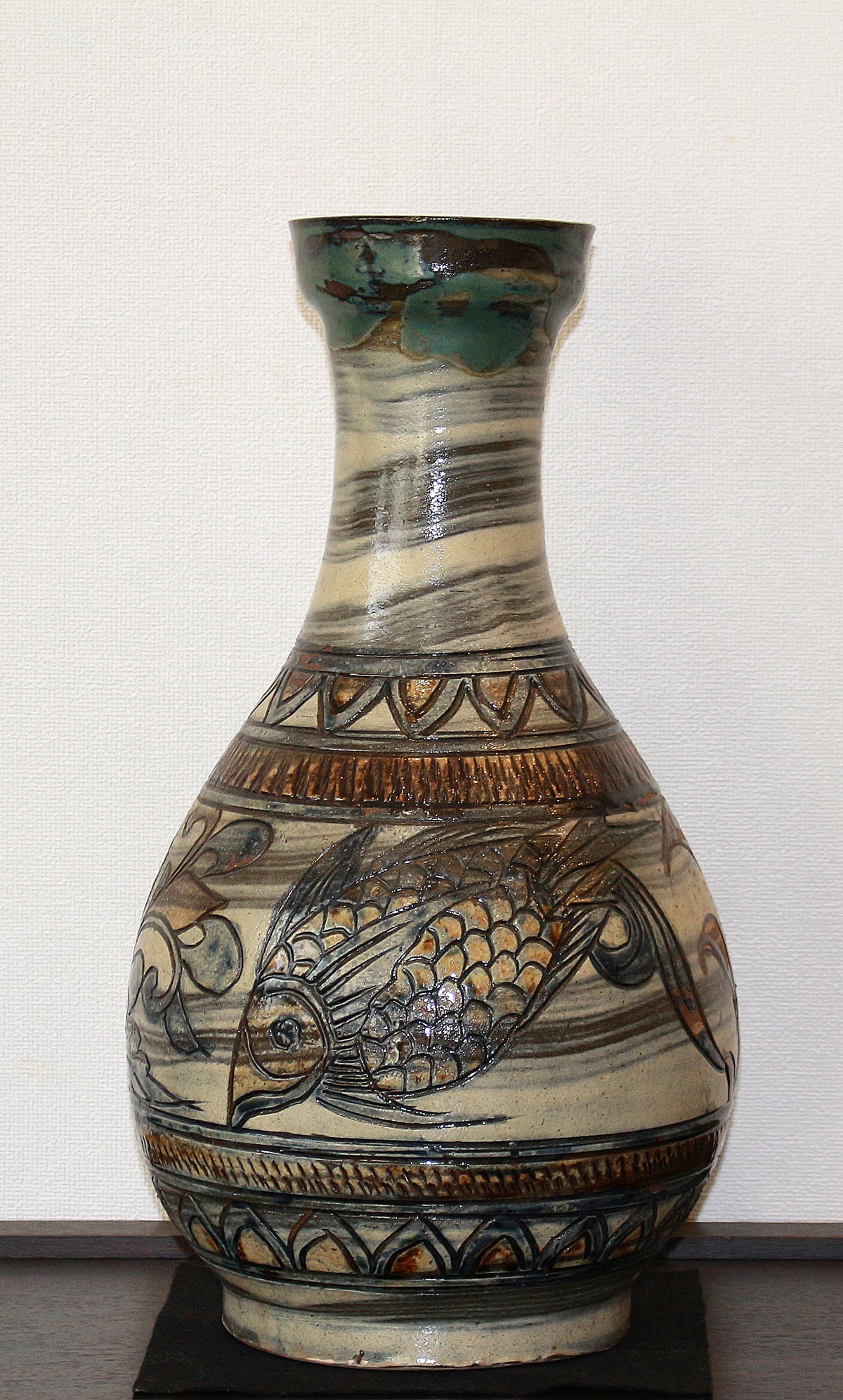 26189 人間国宝 金城次郎 魚紋花瓶 KINJO Jiro – アート飛田