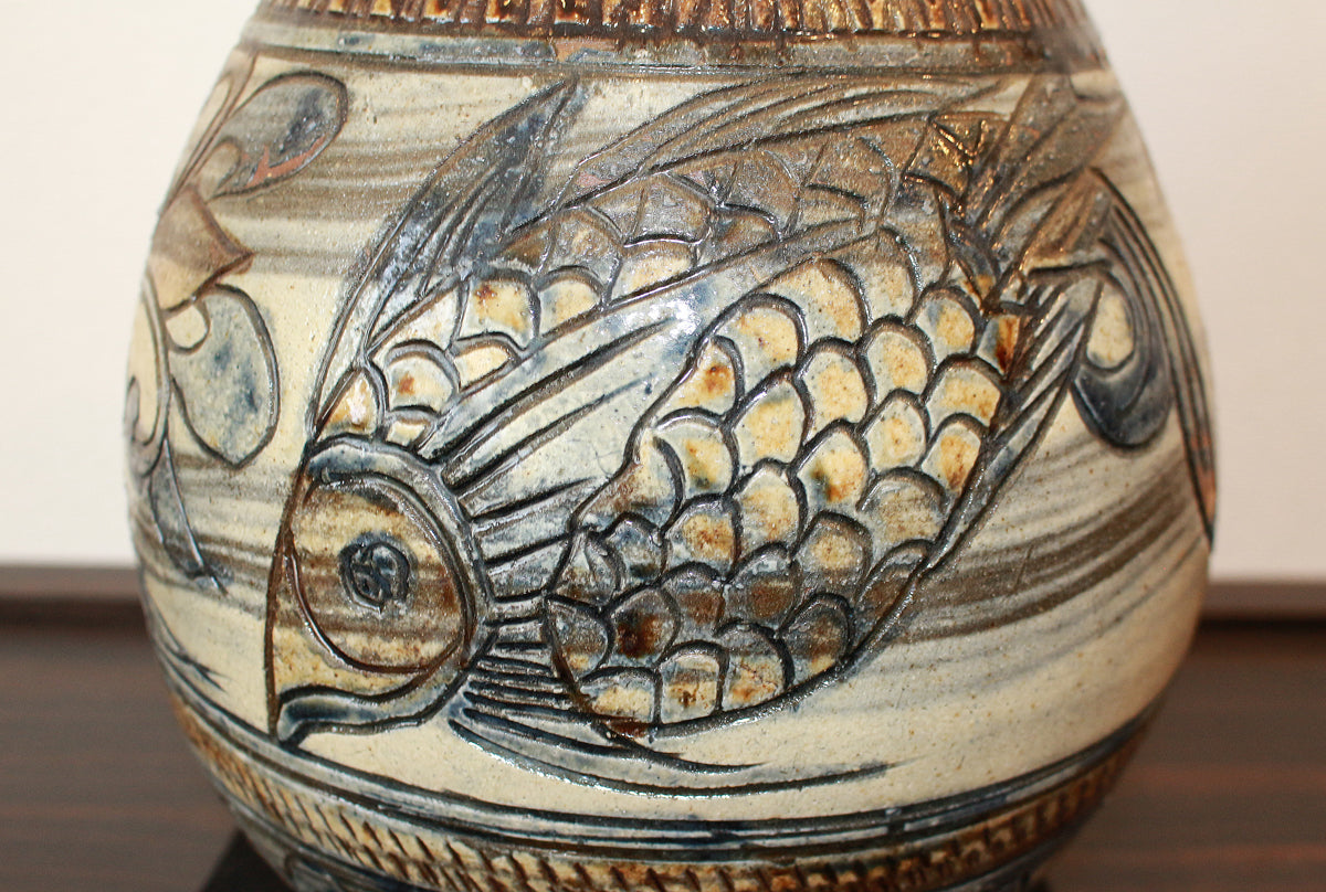 26189　 人間国宝   金城次郎　魚紋花瓶　KINJO　Jiro