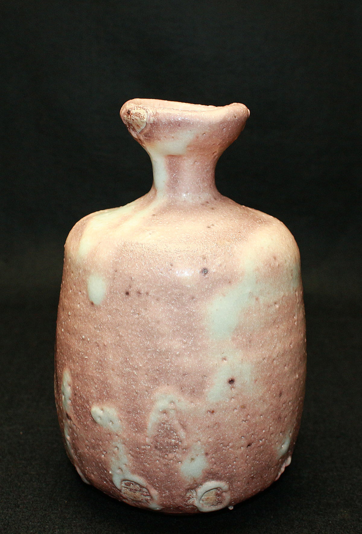 26207	加藤重髙	　志野徳利　KATO Shigetaka