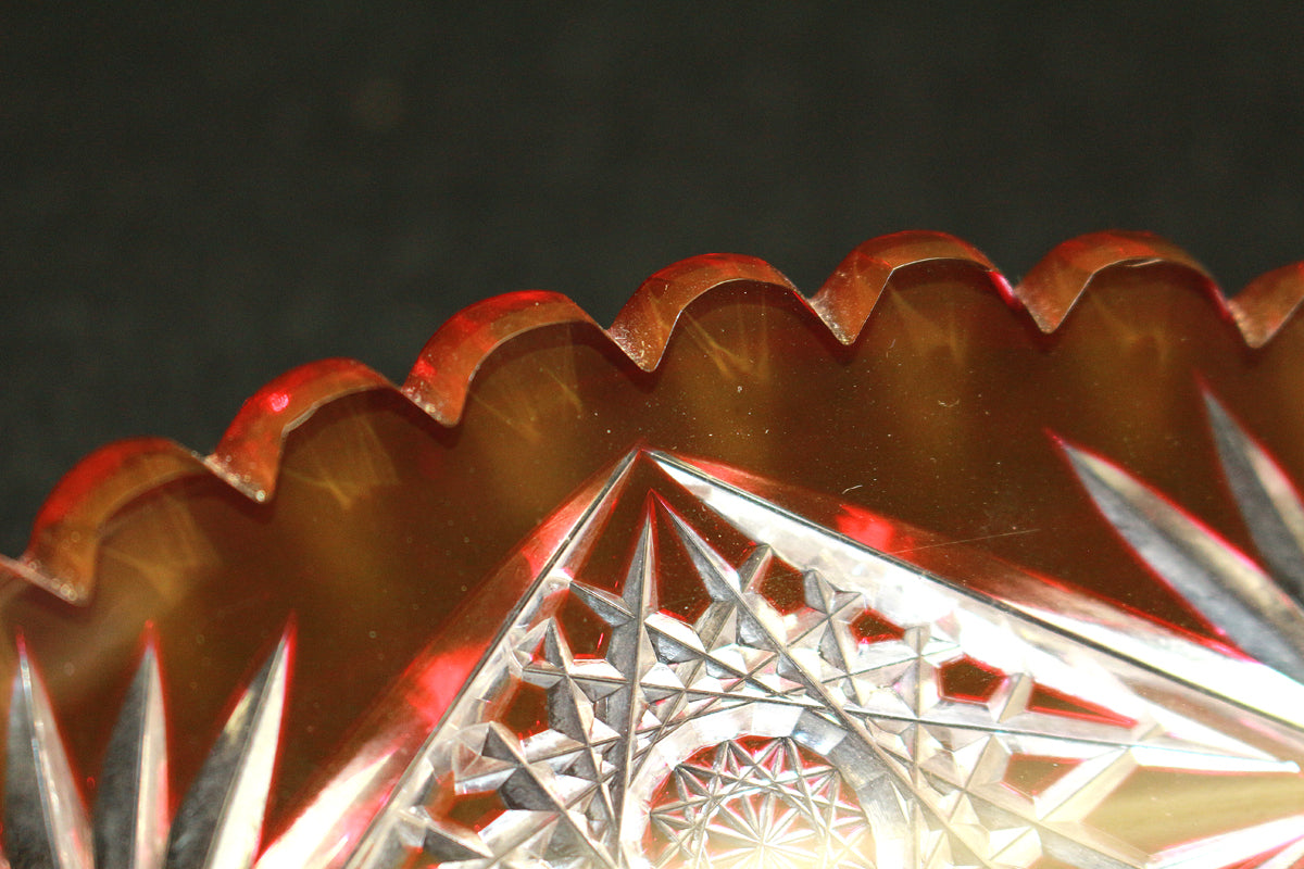 26196    バカラ	ギヤマンカットグラス赤長皿（春海商店箱）