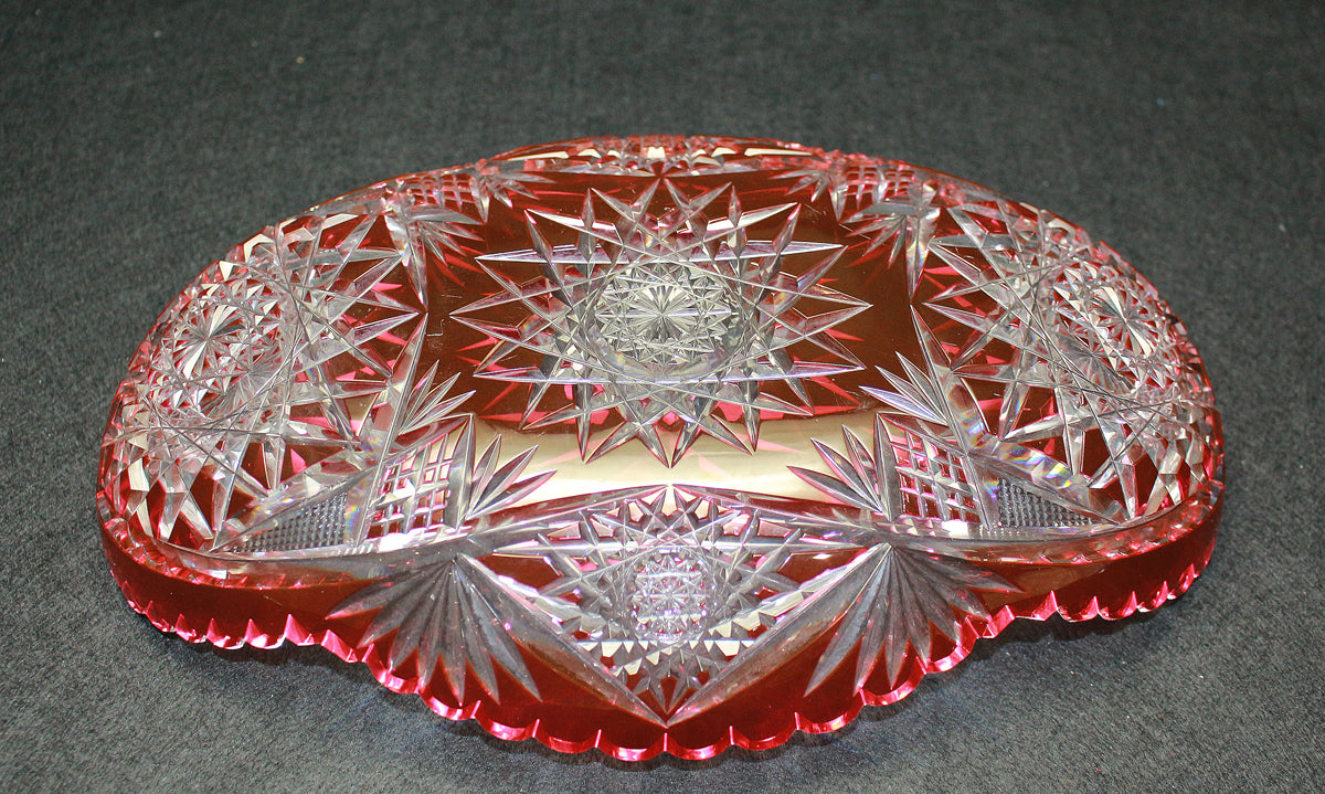 26196    バカラ	ギヤマンカットグラス赤長皿（春海商店箱）
