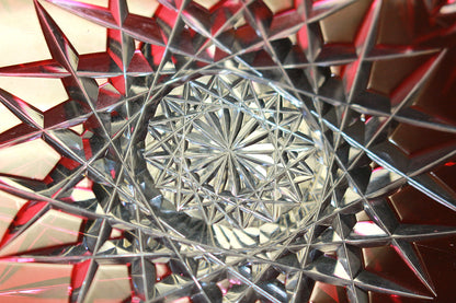 26196    バカラ	ギヤマンカットグラス赤長皿（春海商店箱）