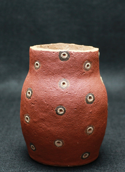 26200	加守田章二	赤い小壷（1974年　加守田章二全仕事掲載品）　 KAMODA  Shoji