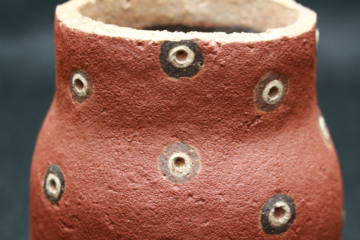 26200 鸭田庄司红小花瓶（1974年，鸭田庄司全集）