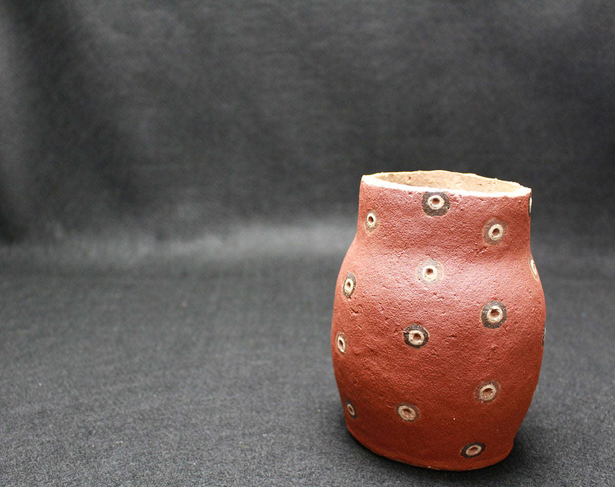 26200 鸭田庄司红小花瓶（1974年，鸭田庄司全集）