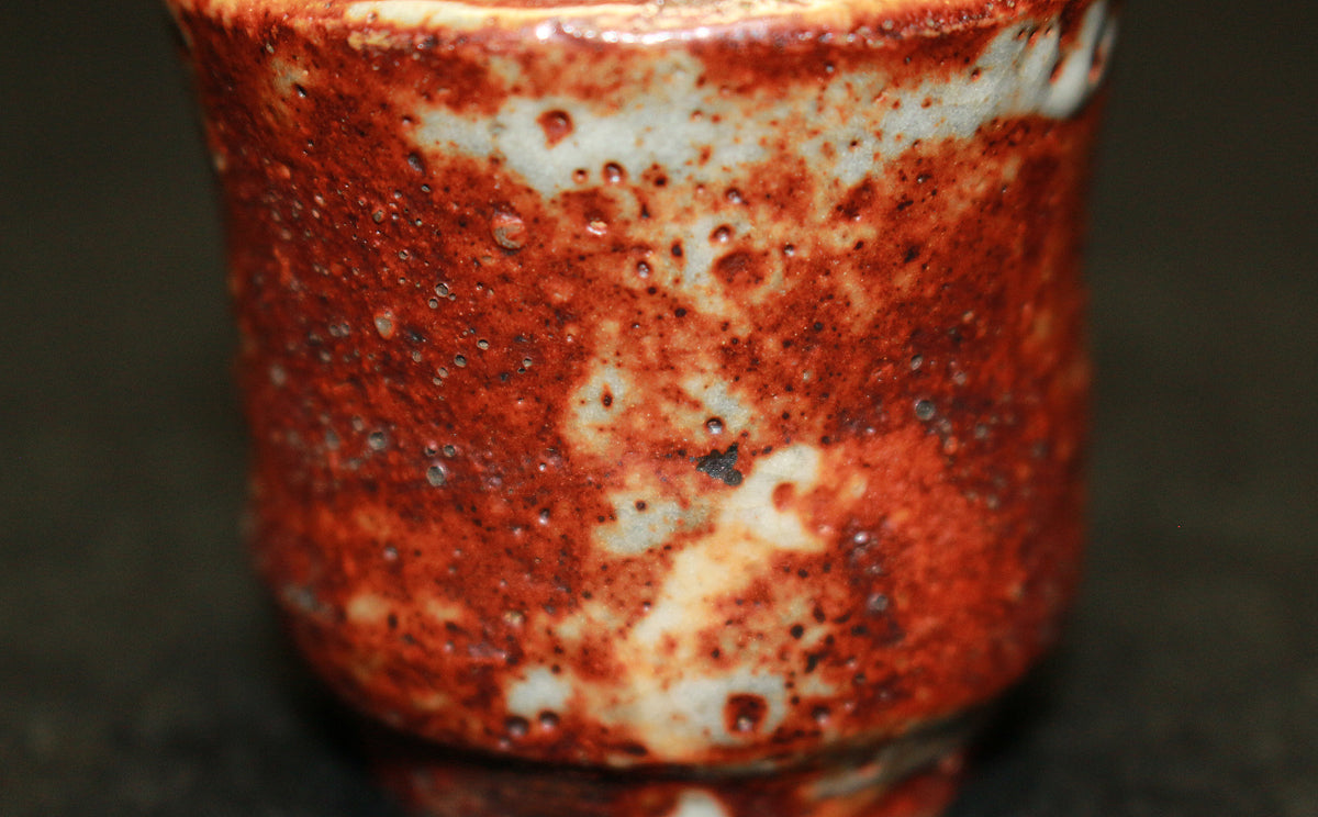 26217	北大路魯山人	　赤志野内桧垣文ぐいのみ（黒田識）　　KITAOJI  Rosanjin