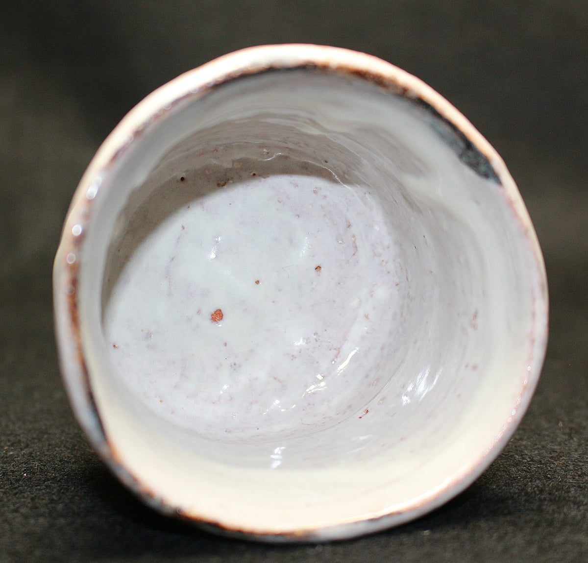 26219　人間国宝　１１代三輪休雪	萩焼盃（彫銘） 　MIWA  Kyusetsu