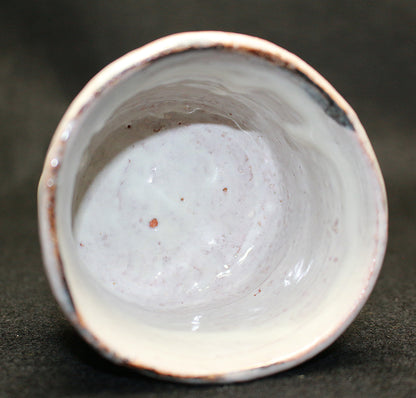 26219　人間国宝　１１代三輪休雪	萩焼盃（彫銘） 　MIWA  Kyusetsu