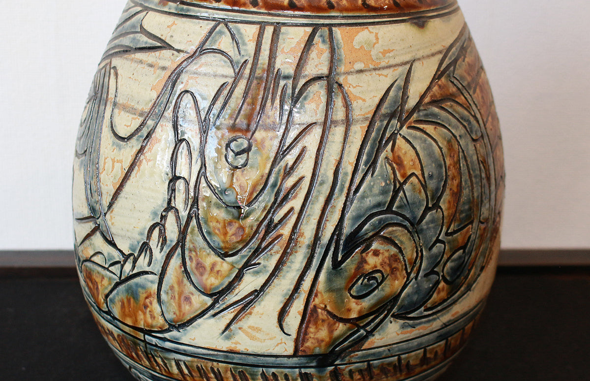 26218 Living National Treasure Jiro Kinjo Tsuboya Ware Vase with Shrimp and Fish Design KINJO Jiro 