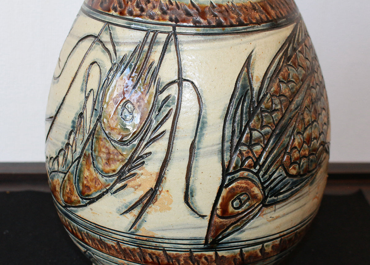 26218 Living National Treasure Jiro Kinjo Tsuboya Ware Vase with Shrimp and Fish Design KINJO Jiro 