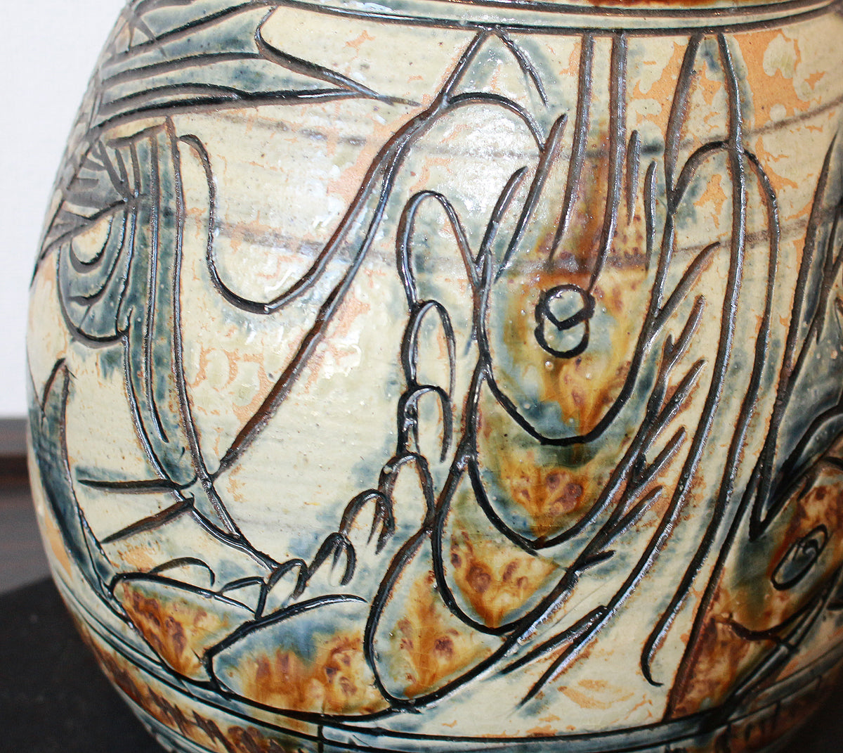 26218 Living National Treasure Jiro Kinjo Tsuboya Ware Vase with Shrimp and Fish Design KINJO Jiro 