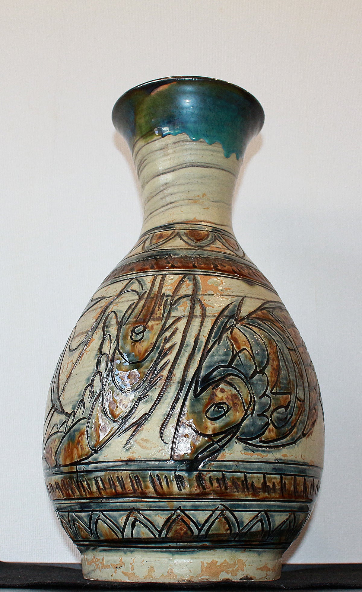 26218 Living National Treasure Jiro Kinjo Tsuboya Ware Vase with Shrimp and Fish Design KINJO Jiro 