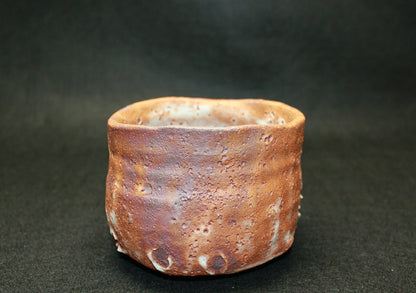 26228 Shino 茶碗 by Shiro Tsujimura