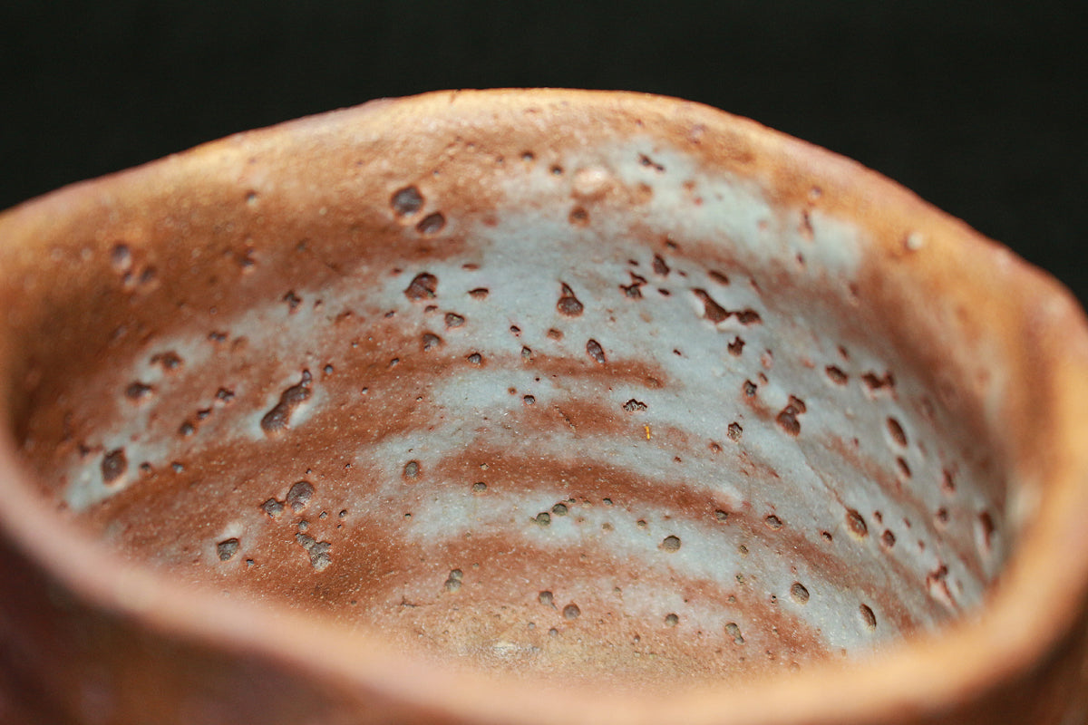 26228 Shino 茶碗 by Shiro Tsujimura