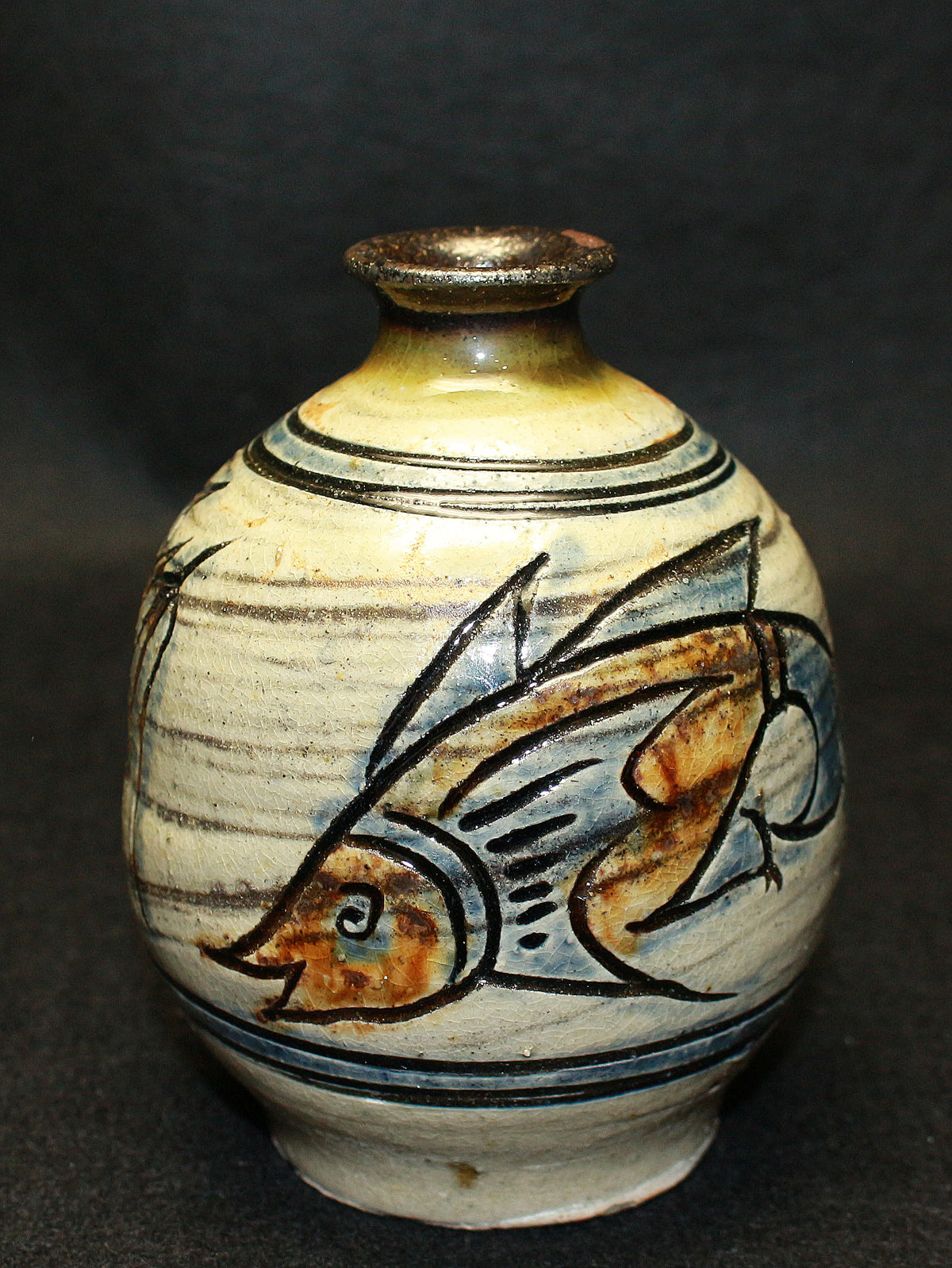 26233 Living National Treasure Jiro Kinjo Fish Pattern Sake Bottle KINJO Jiro