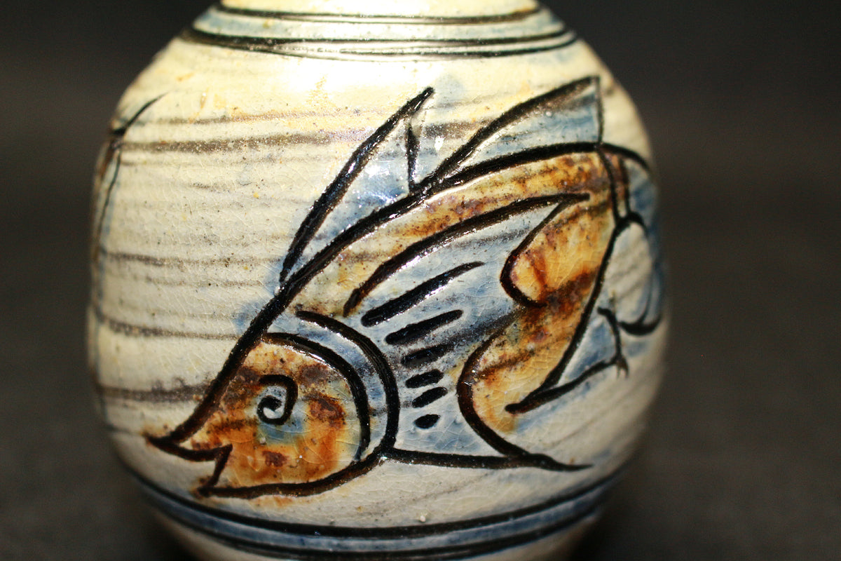 26233 Living National Treasure Jiro Kinjo Fish Pattern Sake Bottle KINJO Jiro