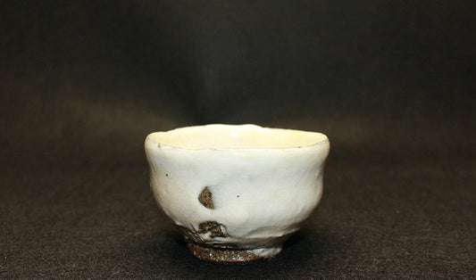 26235	高内秀剛	　粉引ぐい呑①      TAKAUCHI  Syugo