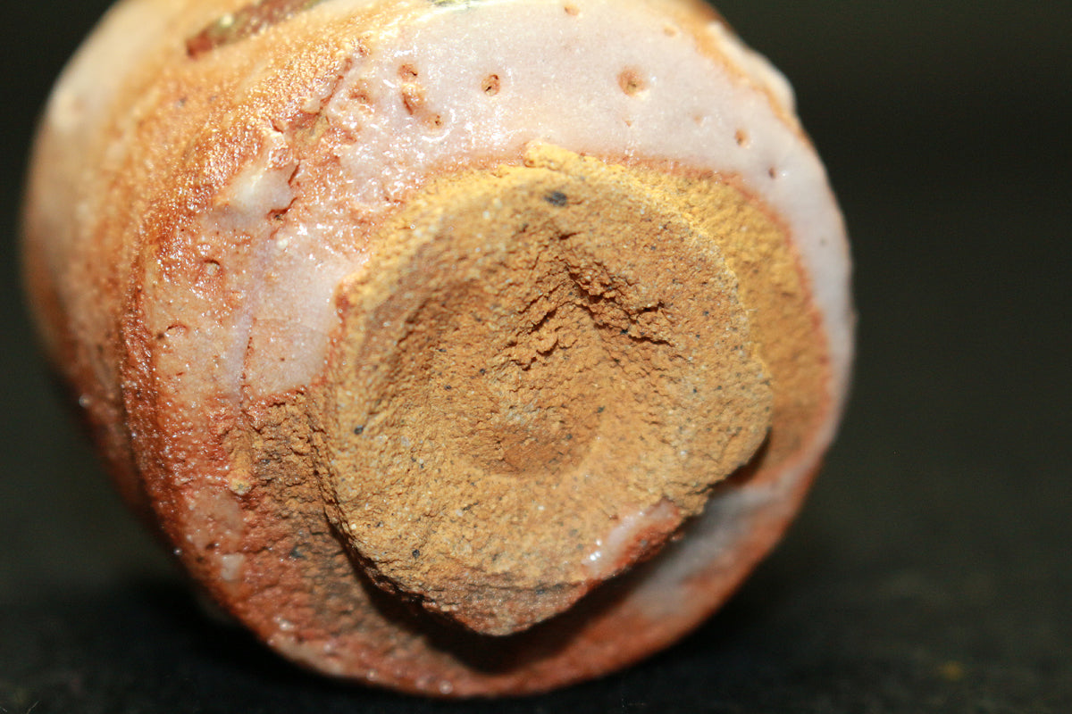 26251	辻村 塊	志野ぐい呑　TSUJIMURA  Kai