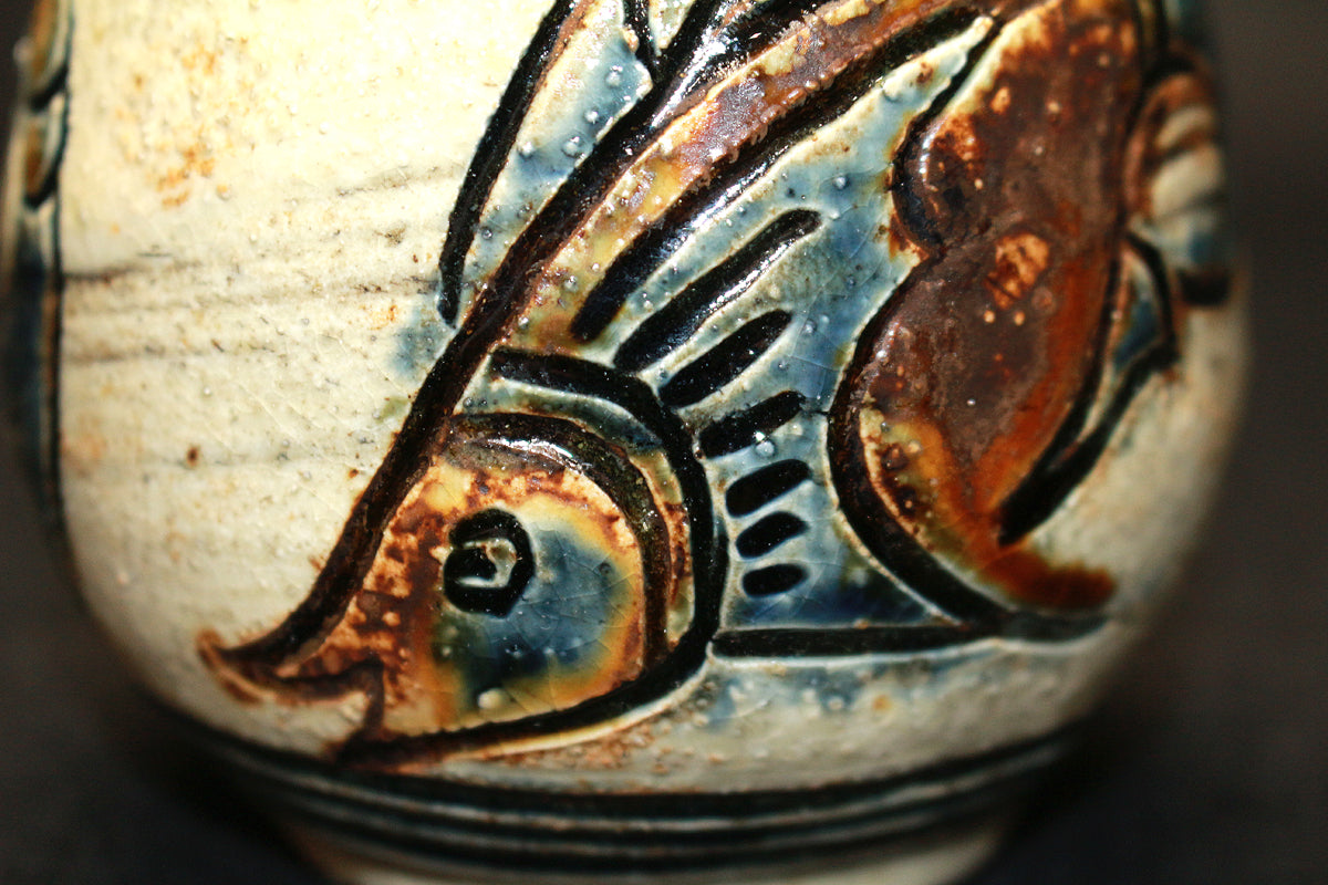 26257　 人間国宝   金城次郎　壼屋焼徳利（海老魚紋）　KINJO　Jiro