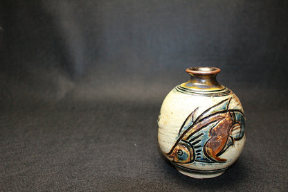 26257　 人間国宝   金城次郎　壼屋焼徳利（海老魚紋）　KINJO　Jiro