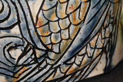 26261　 人間国宝　金城次郎　 魚紋抱瓶　KINJO　Jiro