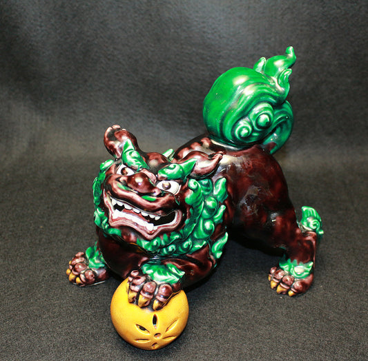 26260	初代徳田八十吉    深厚釉獅子置物    TOKUDA　Yasokich