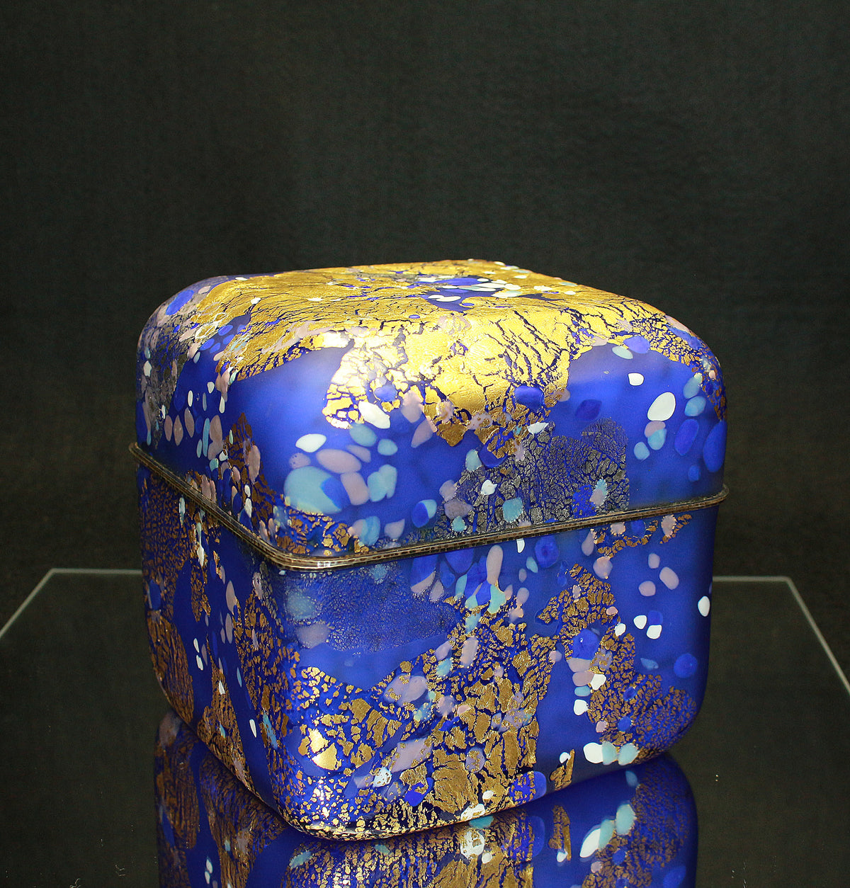 26272 Kyohei Fujita Hand-blown decorative box: Flowers on the lake FUJITA Kyohei
