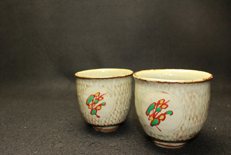 25409 Tatsuzo Shimaoka (Red inlaid couple teacups)