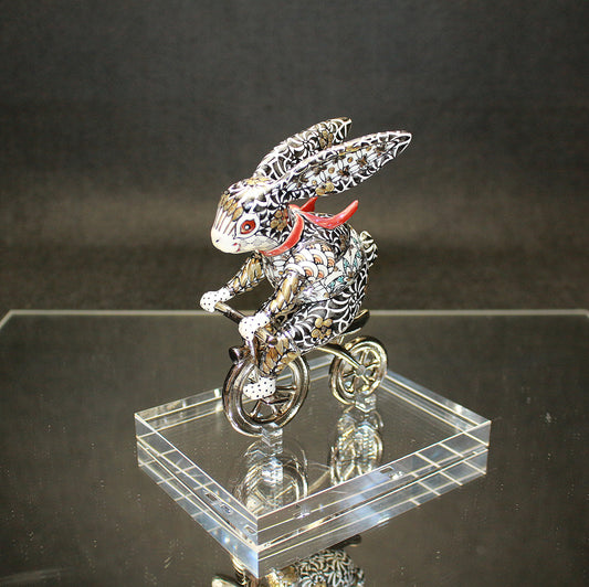 26296	北村和義	  線描色絵金彩　「ウサギのお出かけ」　 KITAMURA　Kazuyoshi