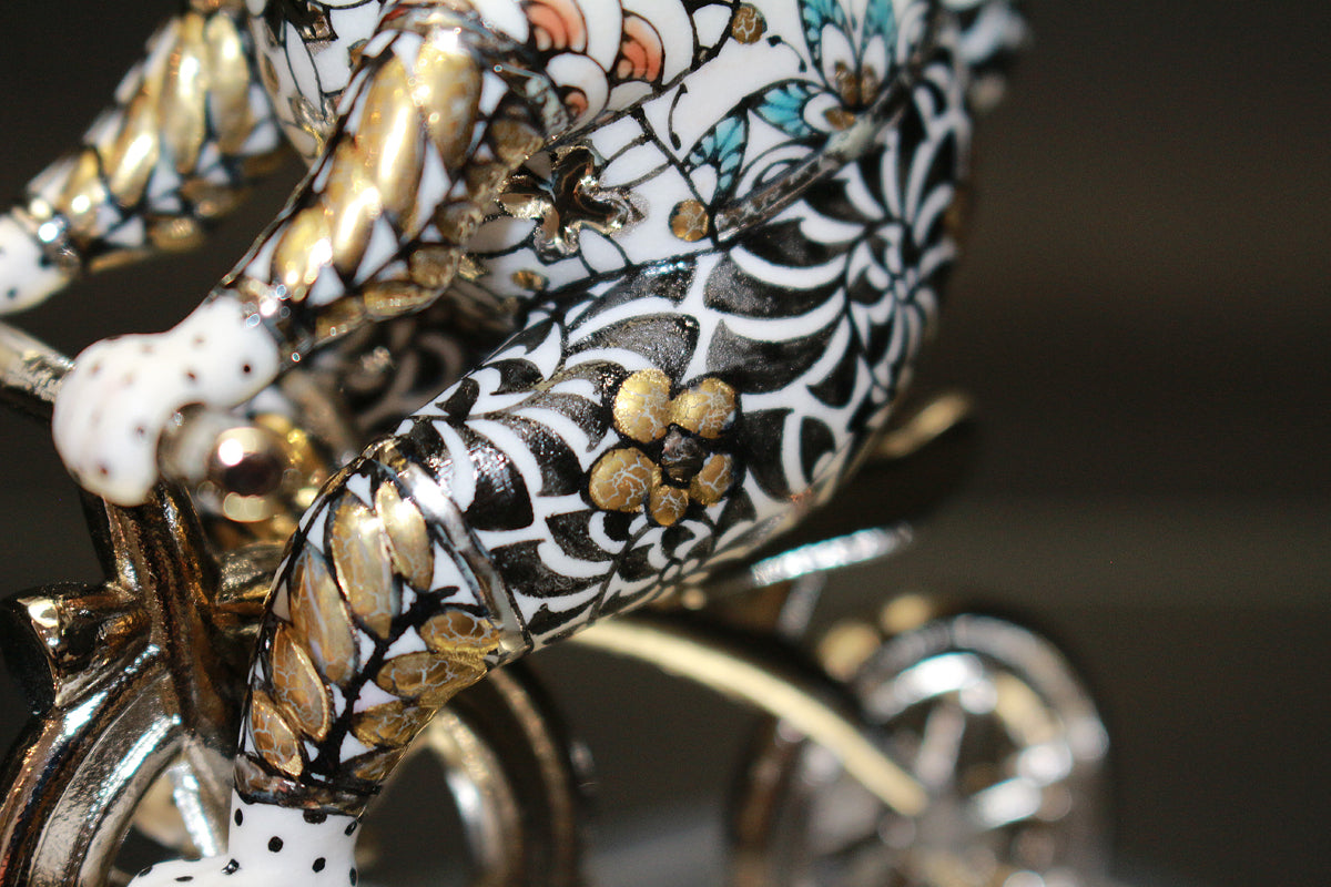 26296	北村和義	  線描色絵金彩　「ウサギのお出かけ」　 KITAMURA　Kazuyoshi