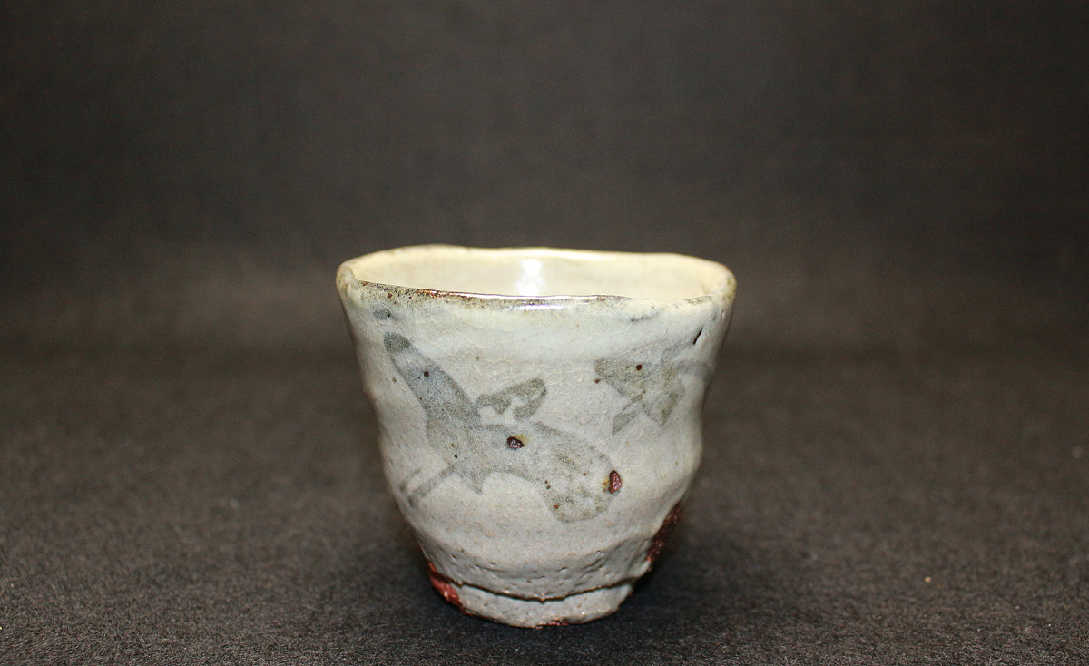 26239	高内秀剛	　鉄絵ぐい呑（1986年）③    　TAKAUCHI  Syugo