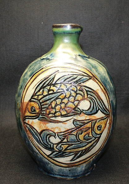 26300	人間国宝　金城次郎　魚紋花瓶　　Kinjo　Jiro