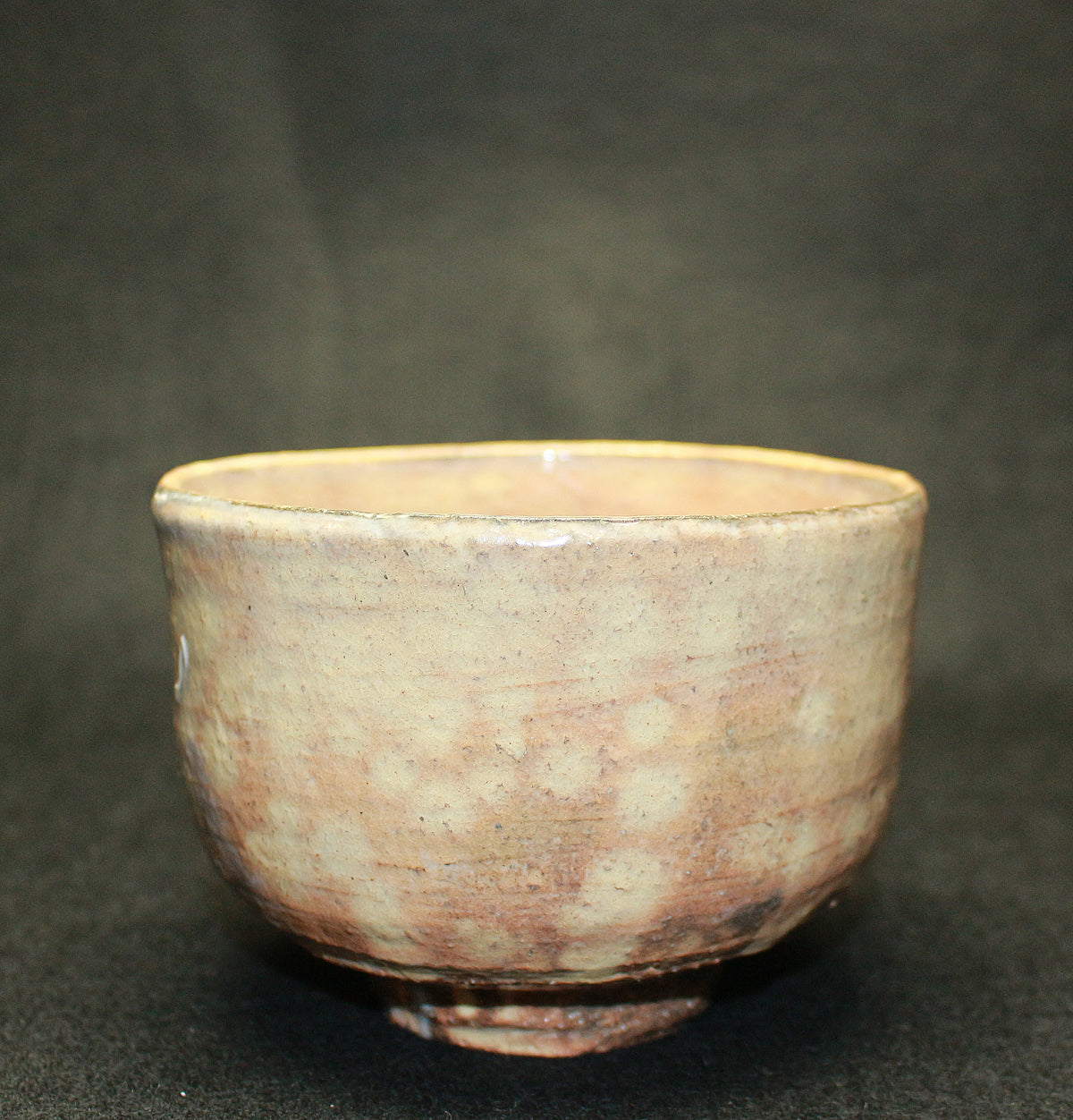 26307	14th Generation Sakakura Shinbei	 Hagi tea bowl by SAKAKURA Shinbei