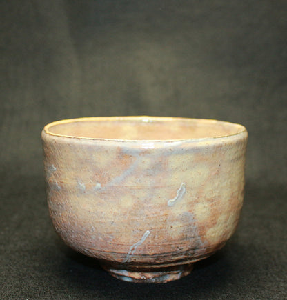 26307	14th Generation Sakakura Shinbei	 Hagi tea bowl by SAKAKURA Shinbei
