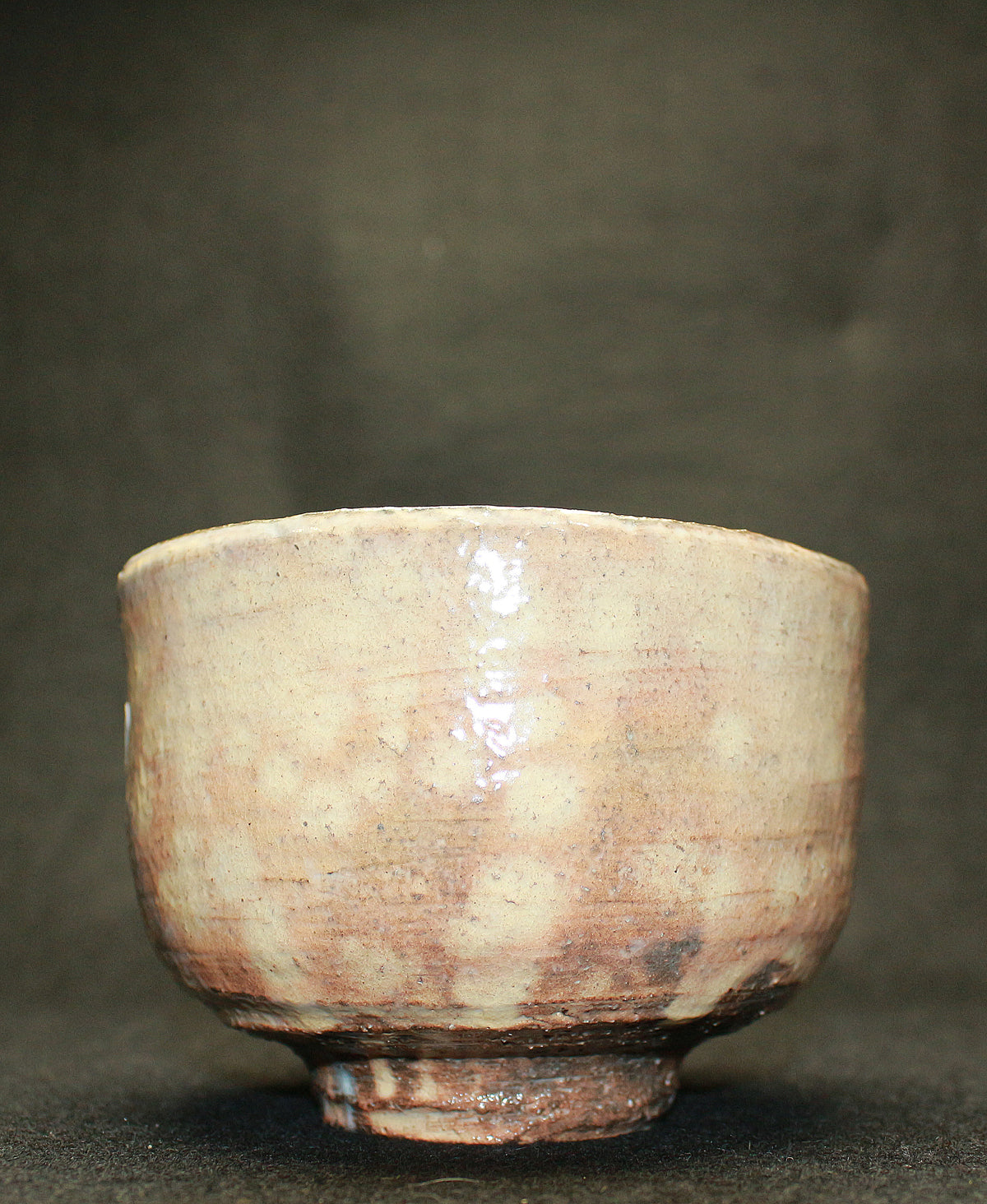 26307	14th Generation Sakakura Shinbei	 Hagi tea bowl by SAKAKURA Shinbei