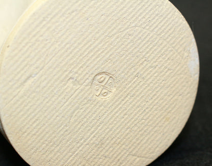 26324 八木一夫（白い湯呑）
