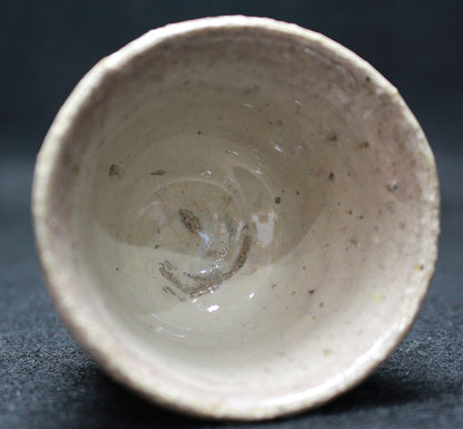 26329	西岡小十	　絵斑唐津ぐい呑（㐂寿）　　NISHIOKA　Koju