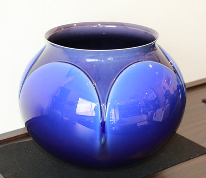 26322 Living National Treasure YASOKICHI TOKUDA III: Deep-Glaze Chiseled Vase (exhibited at "Close Up Japan: Japanese Porcelain Exhibition" in Sao Paulo)
