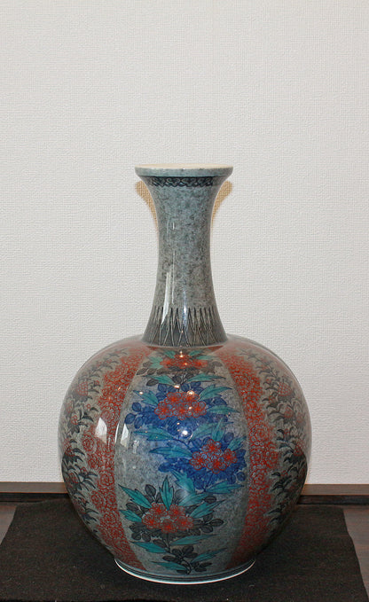 26366　人間国宝　１３代今泉今右衛門	色絵吹重ね草花文花瓶　IMAIZUMI　Imaemon