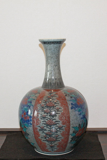 26366　人間国宝　１３代今泉今右衛門	色絵吹重ね草花文花瓶　IMAIZUMI　Imaemon