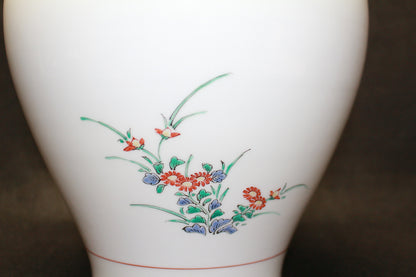 26370  人間国宝　１４代酒井田柿右衛門	錦菊鳥文花瓶　SAKAIDA Kakiemon