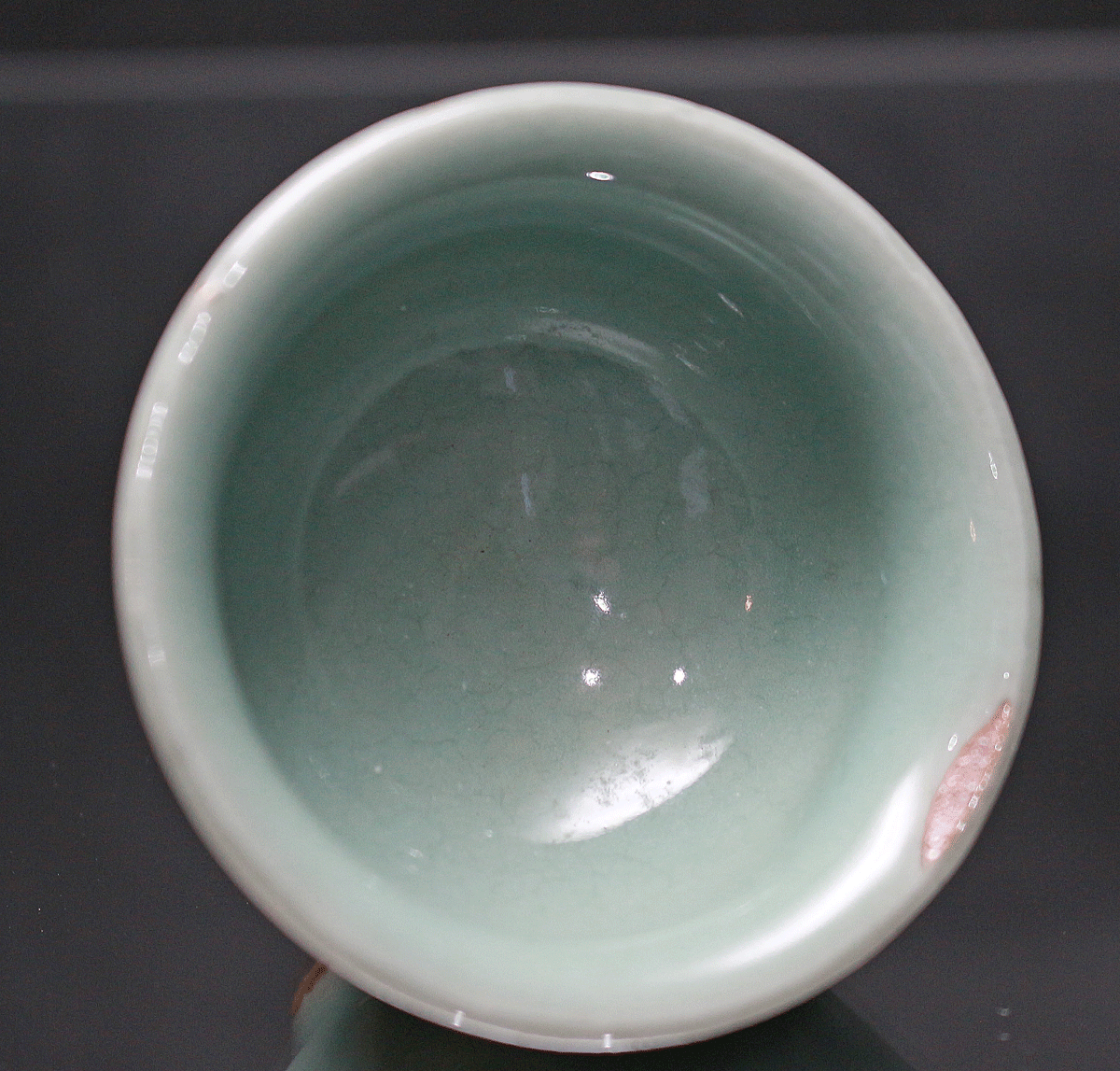 26385	河井寛次郎	青磁盃（鐘渓窯・敏孝識）　  KAWAI　Kanjiro