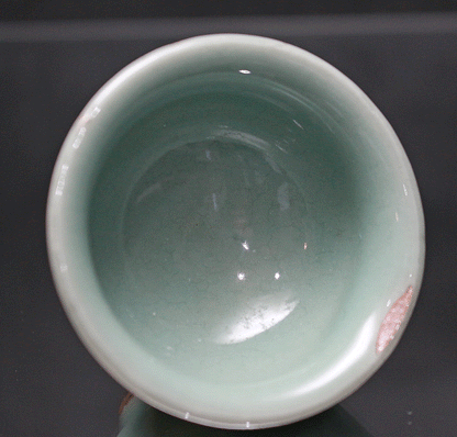 26385	河井寛次郎	青磁盃（鐘渓窯・敏孝識）　  KAWAI　Kanjiro