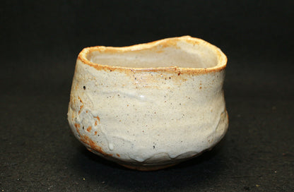 25651 THUBOSHIMA Dohei (Shino tea bowl)