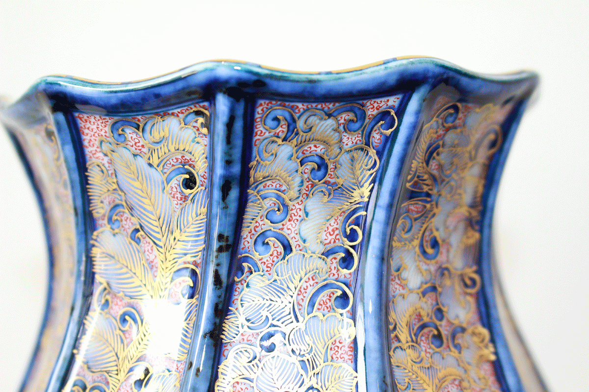 26397	葉山有樹	  金彩美瑠菊花文　Ornamental　Vase（個展出品同手作）　HAYAMA　Yuki