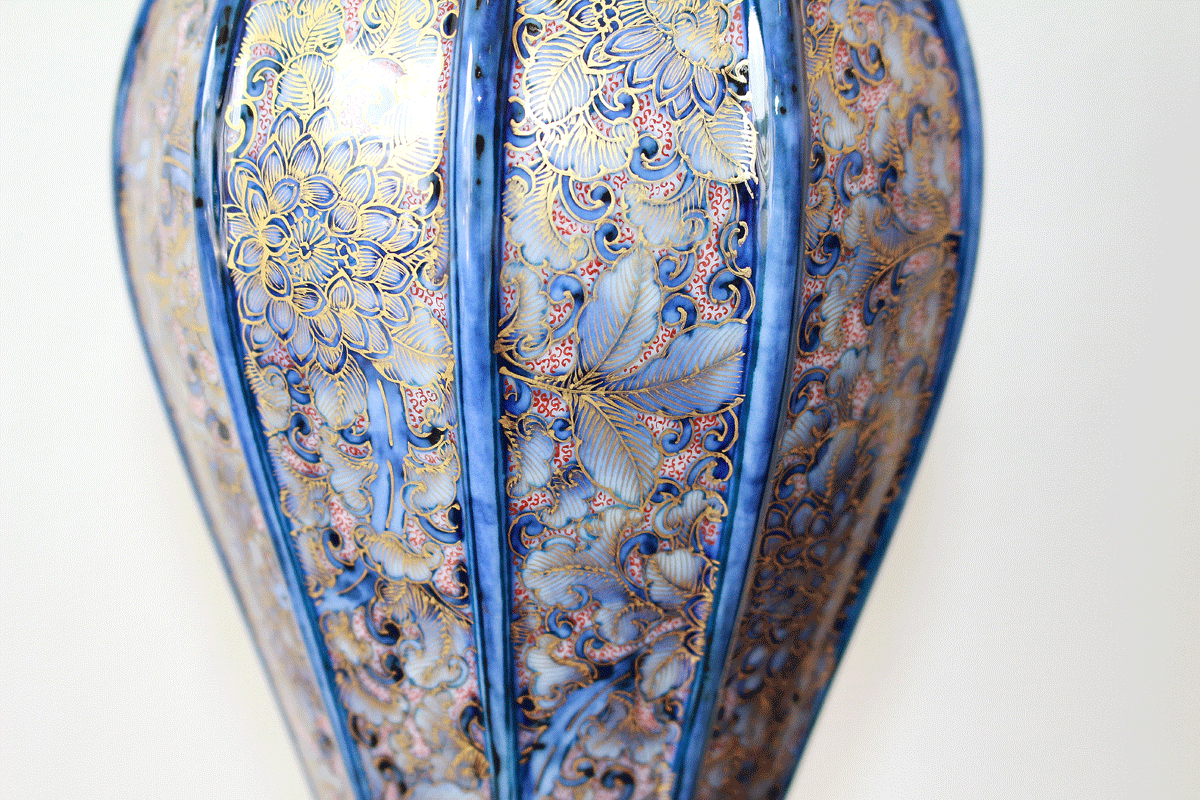 26397	葉山有樹	  金彩美瑠菊花文　Ornamental　Vase（個展出品同手作）　HAYAMA　Yuki
